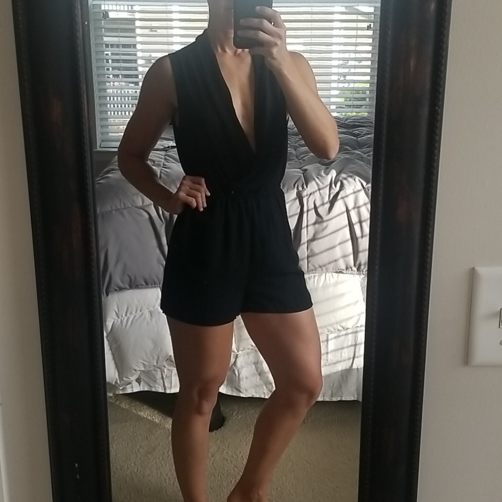 Lily Rain Black Romper - Picture 2 of 5